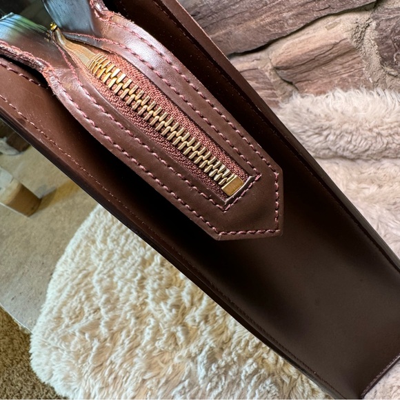 Authentic LV Damier Sac Plat Venice - Picture 5 of 10